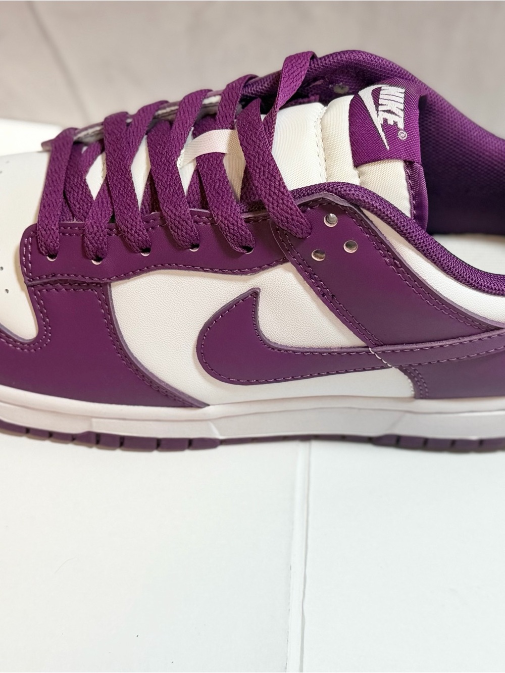 Nike Purple and White Low-Top Sneakers - Picture 4 of 10